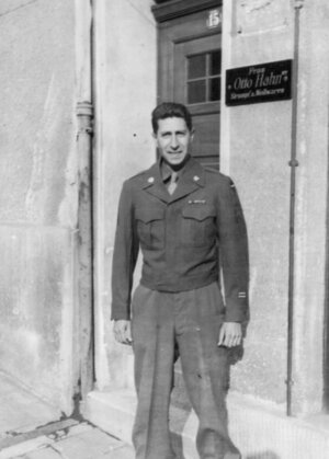 Ted Katz in front of Frau Otto Hahn